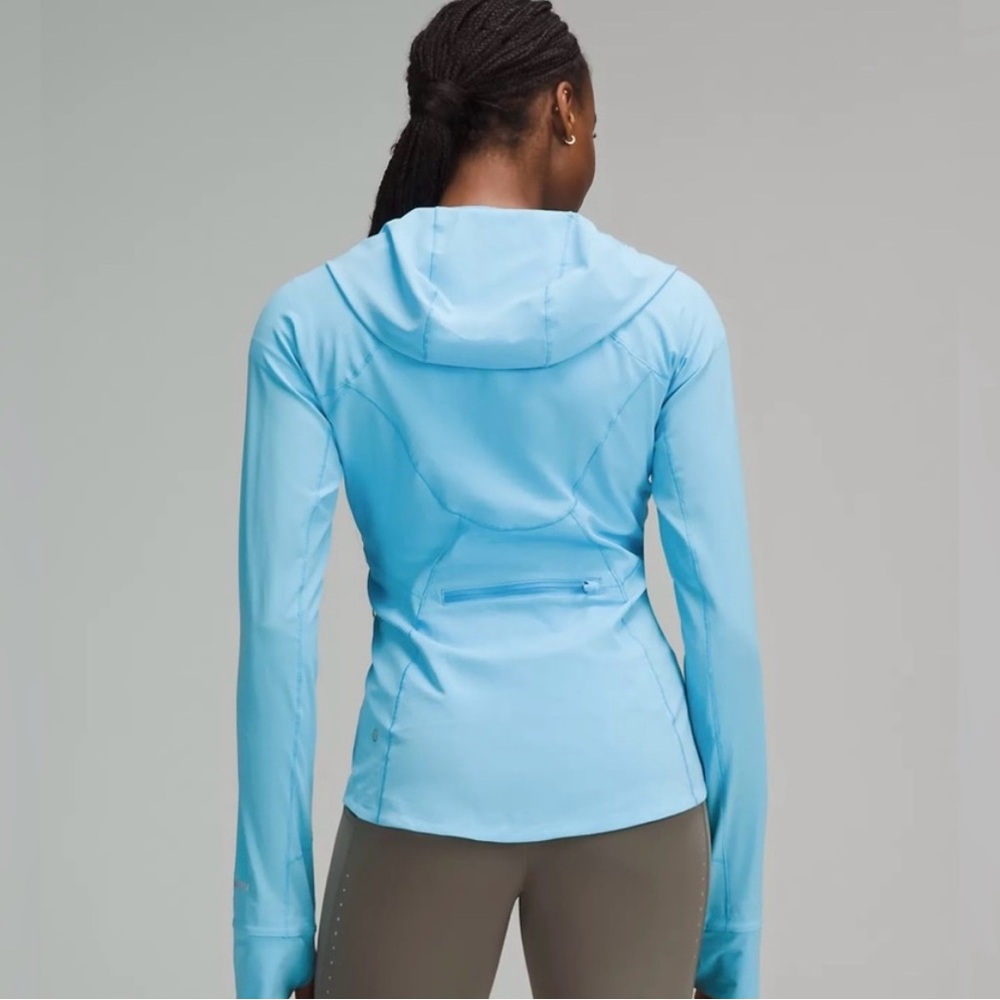 Lululemon Mist Over Windbreaker in Kayak
Blue Light Size10